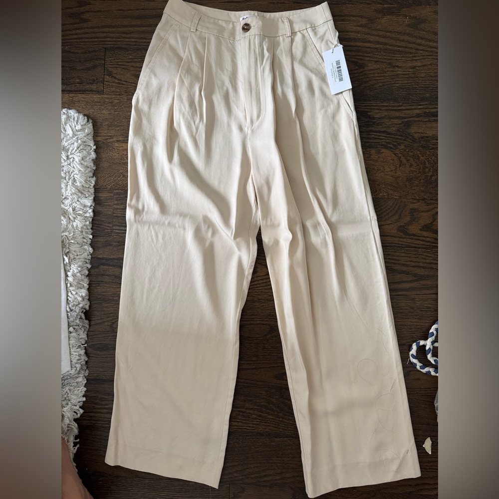 NWT Reformation Mason Cropped Pant in Oyster - Picture 2 of 5